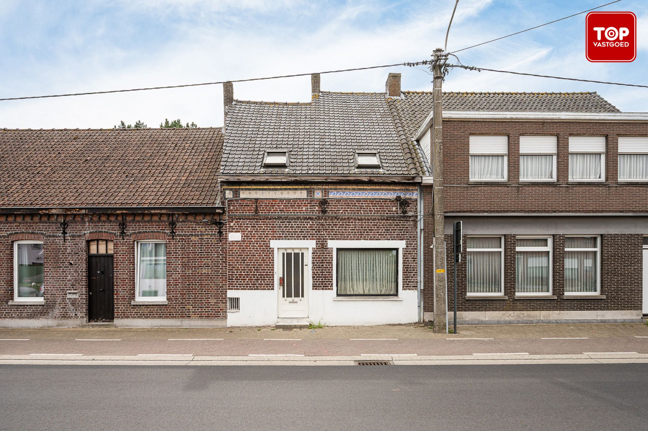 Te renoveren woning met veel potentieel foto 22