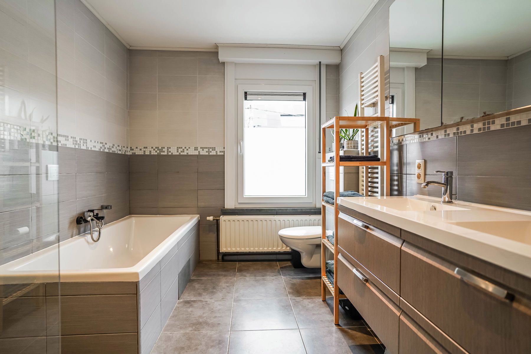 Perfect instapklare, volledig gerenoveerde woning met alle comfort te Kapelle-op-den-Bos foto 18