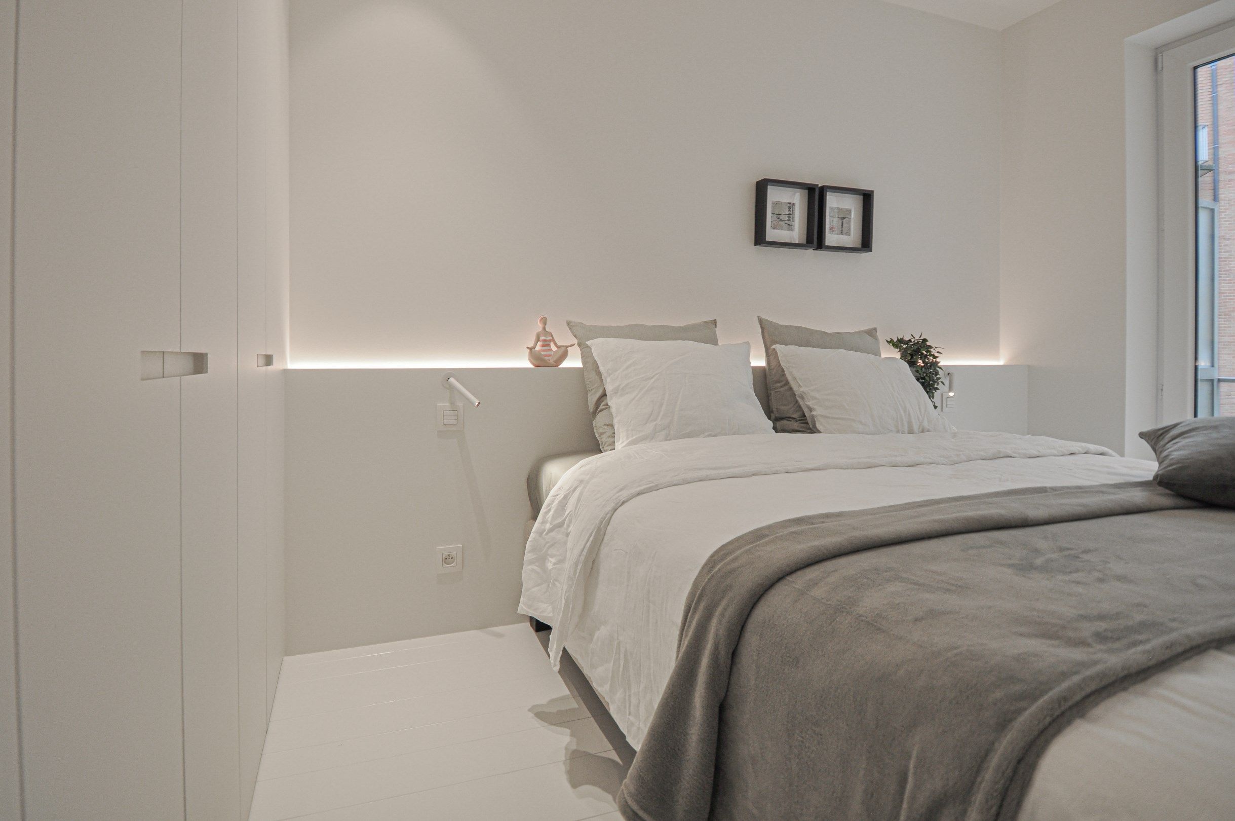 Volledig gerenoveerd appartement met een mooi zijdelings zeezicht gelegen in het Zoute. foto 11