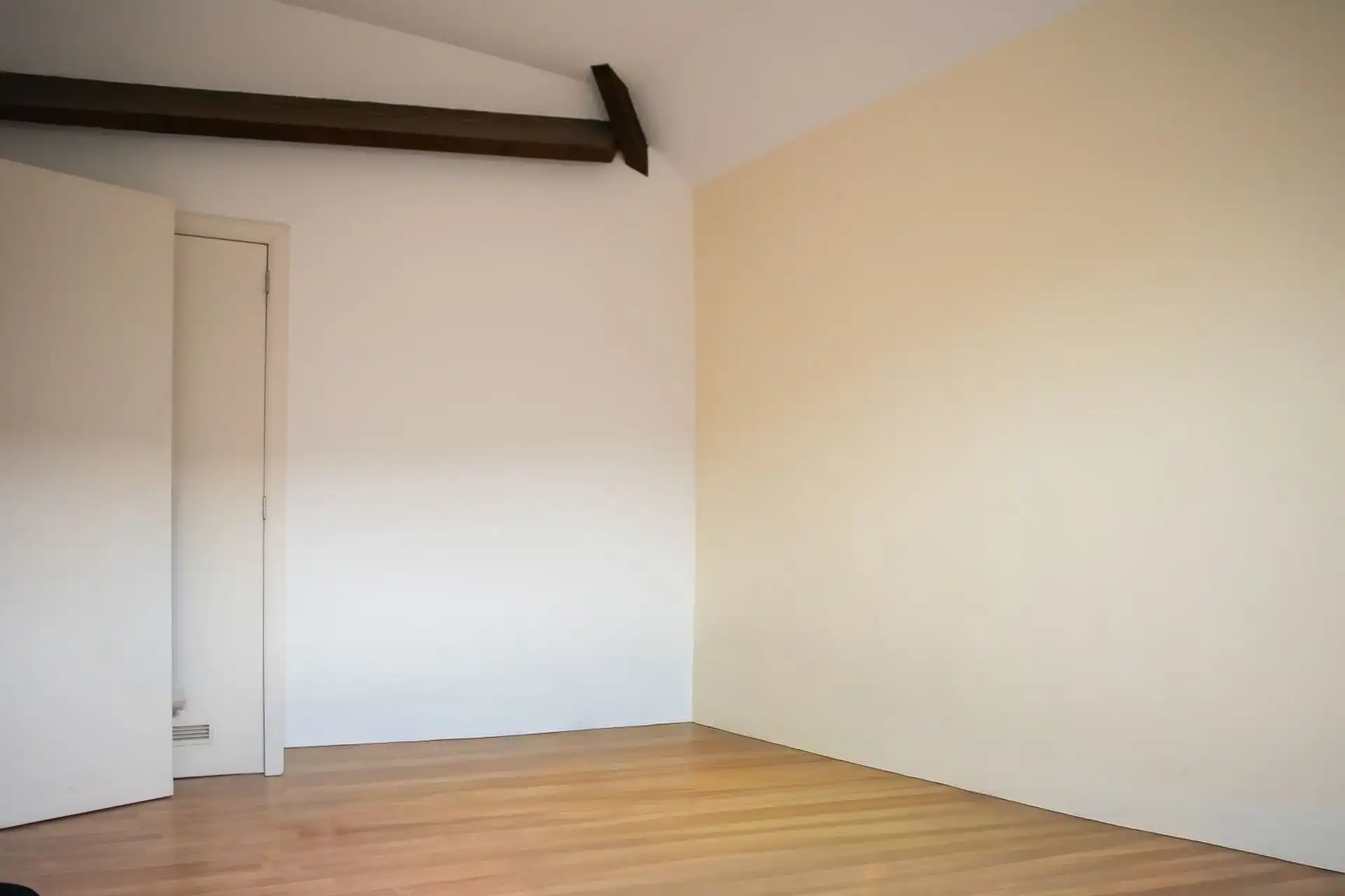 Handelspand met appartement foto 18