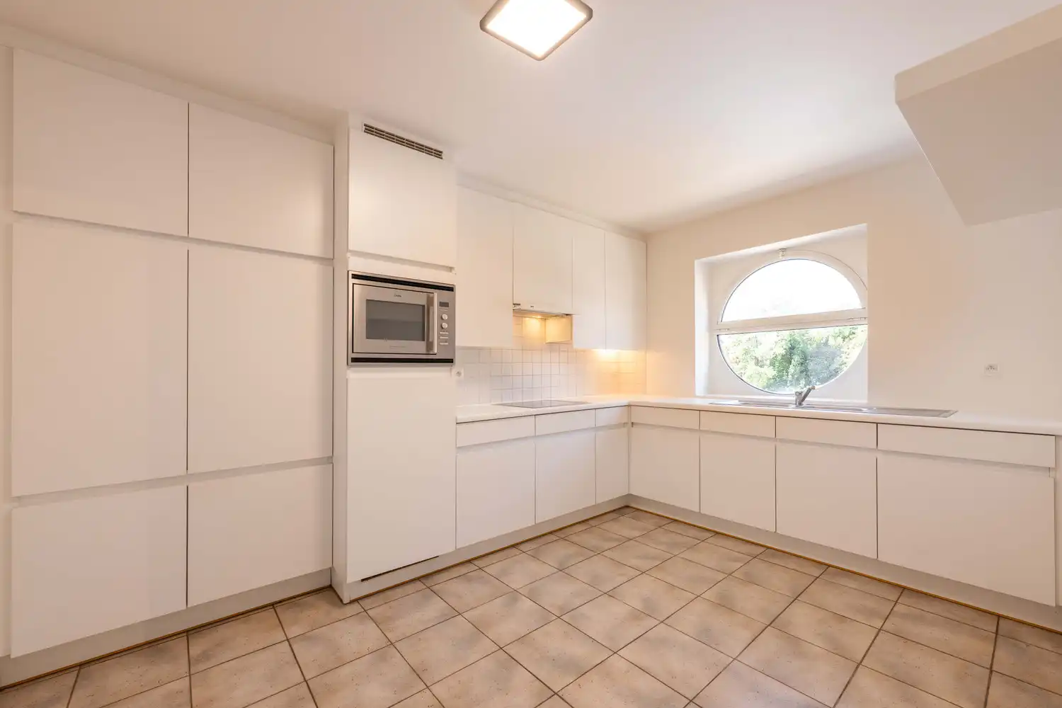 Appartement te Meulebeke. foto 6