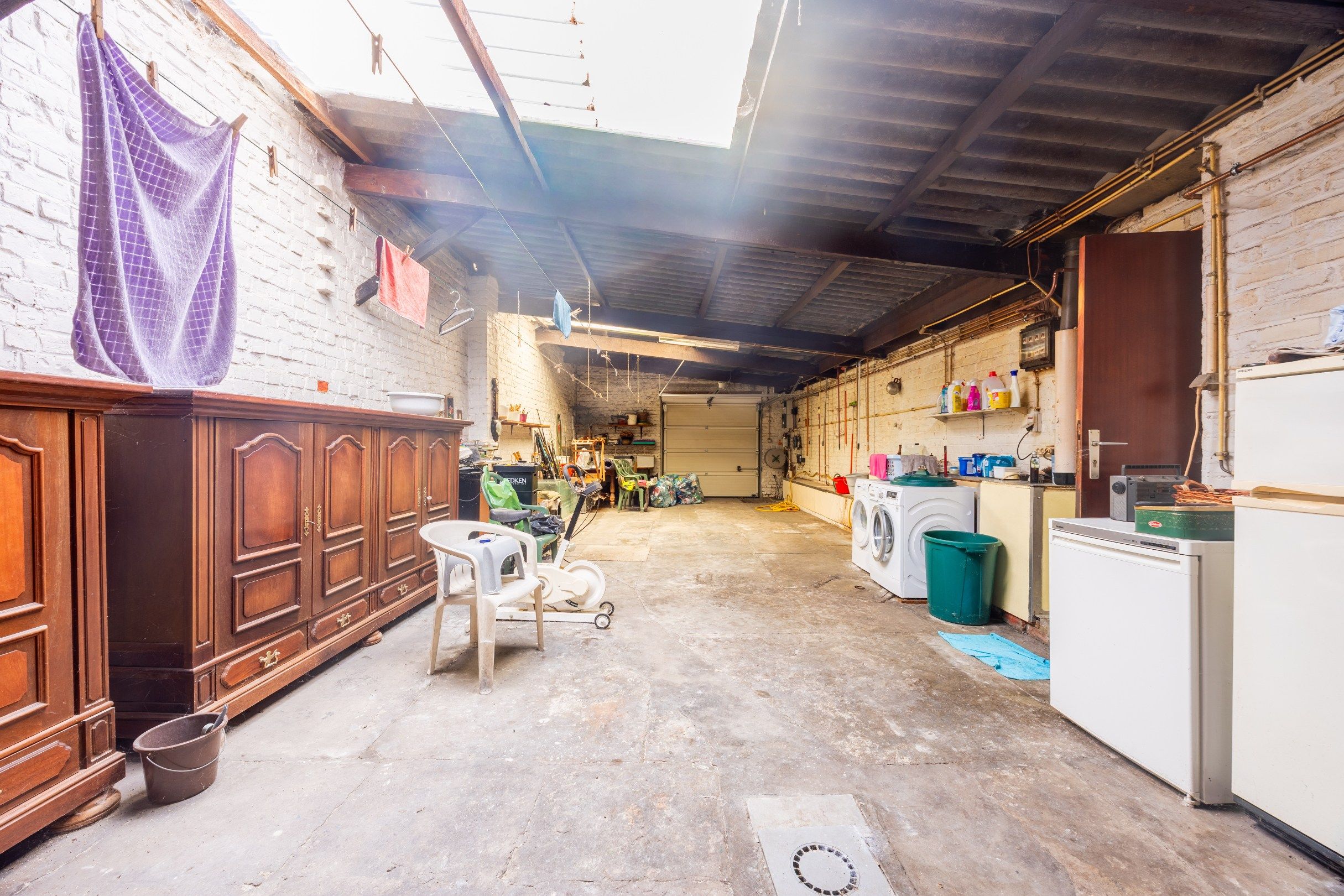 Te renoveren woning met grote garage/werkplaats  foto 8