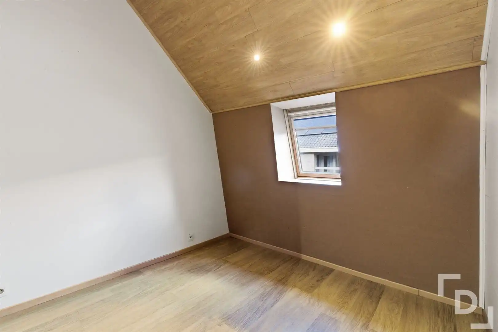 Stadswoning met 2 slaapkamers en koer te koop in het centrum van Poperinge foto 7