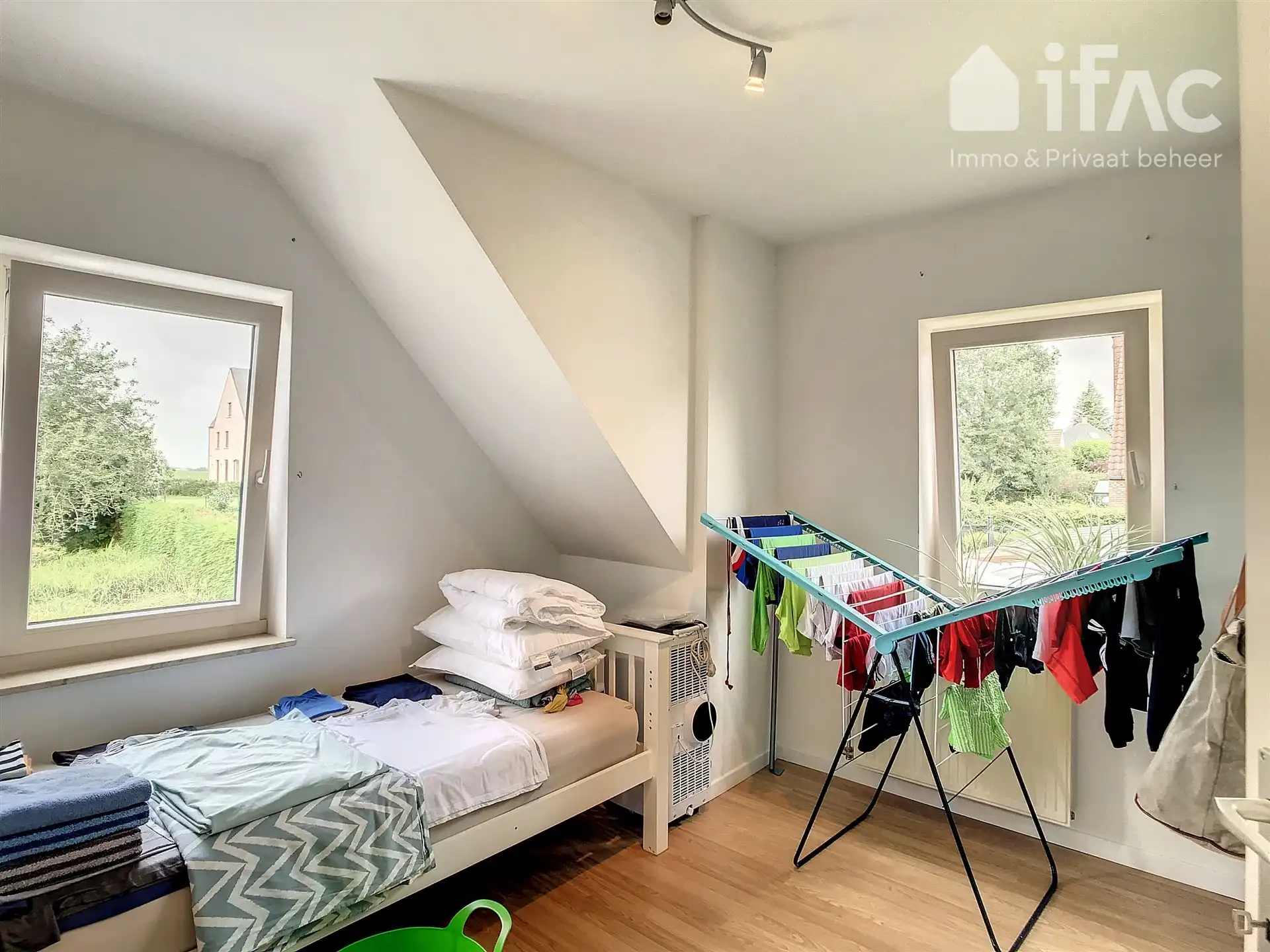 Zeer rustig gelegen villa  foto 13