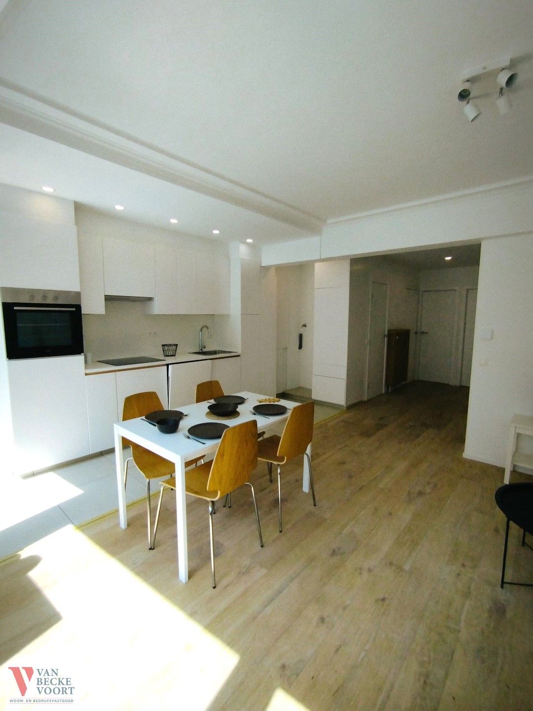 Vernieuwd appartement met zijdelings zeezicht foto 20