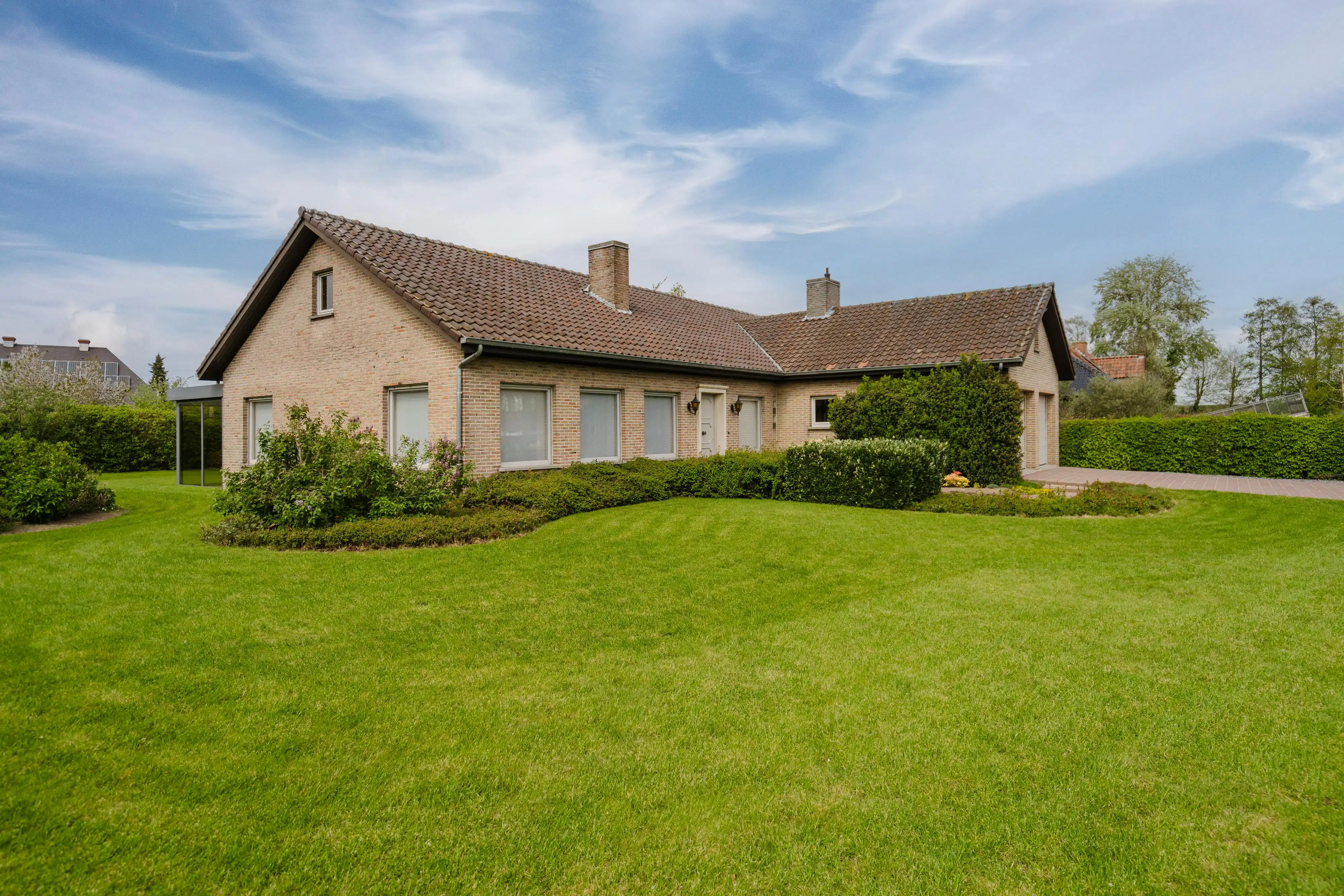 Rustig gelegen villa met 3 slaapkamers te koop in Rekkem! foto 3