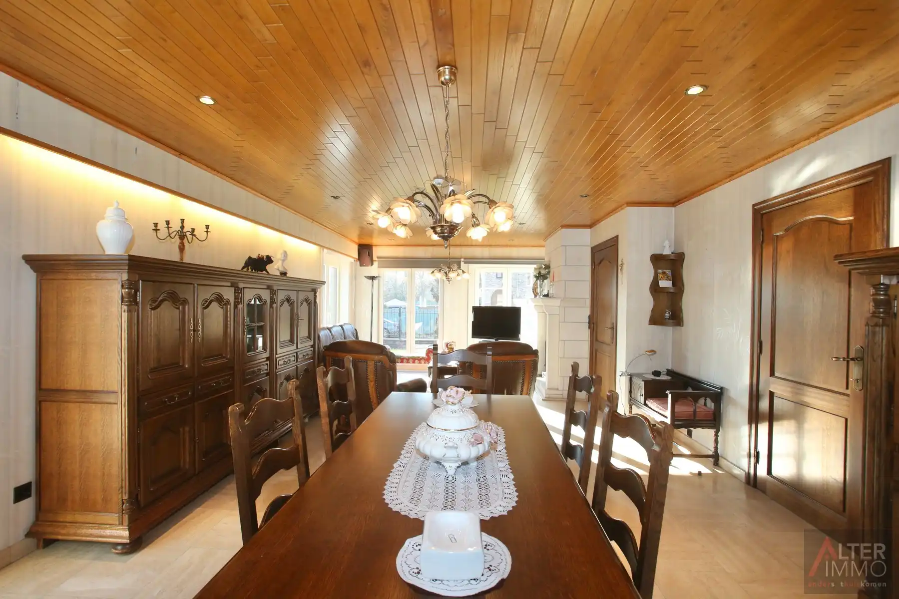 Opportuniteit! Gelijkvloerse woning met 3 slaapkamers op een groot en breed perceel (30 m) van 25a 65ca - EPC makkelijk te verbeteren! foto 8