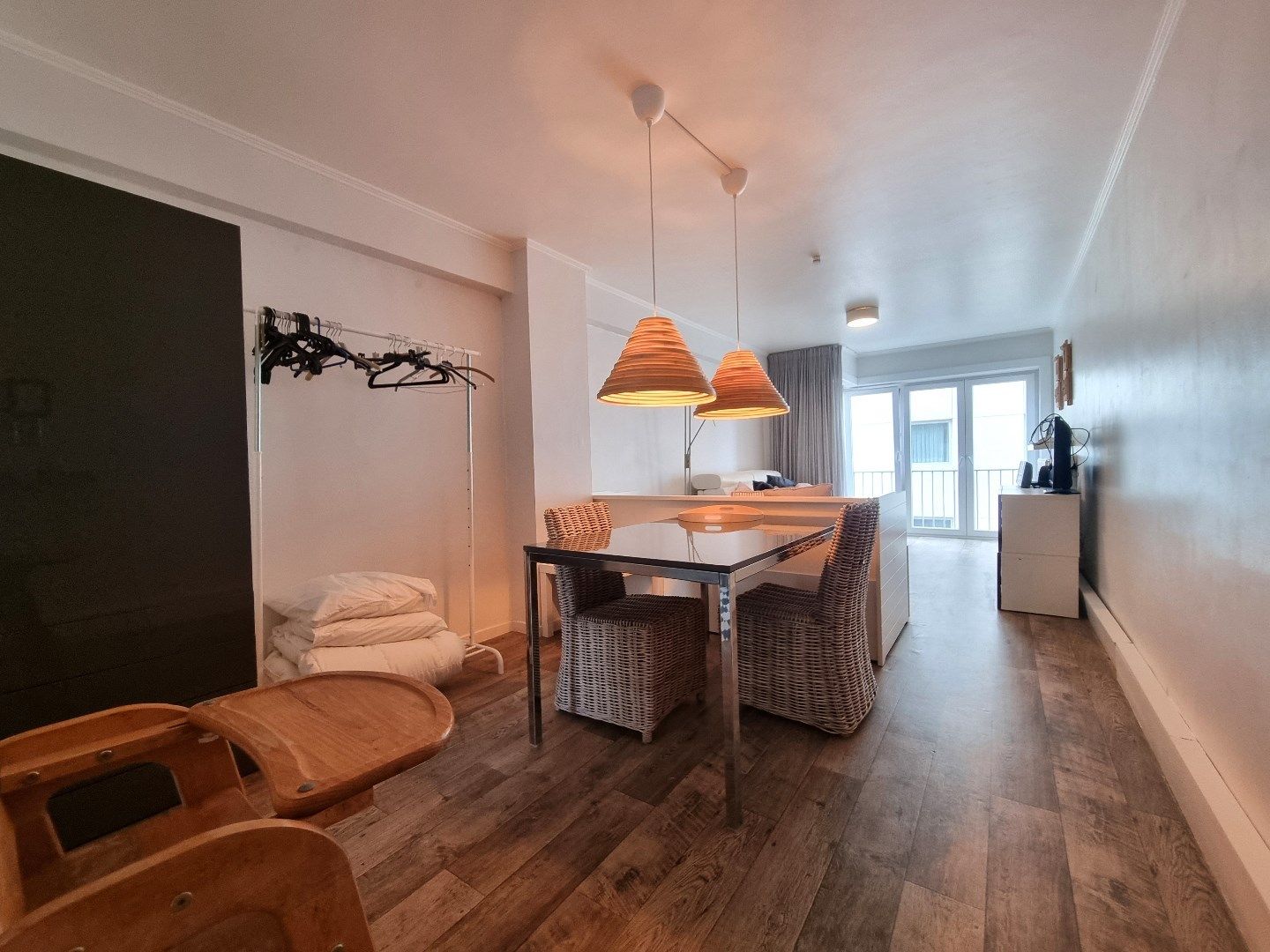 Ingerichte studio aan de Zeedijk te Heist foto 2