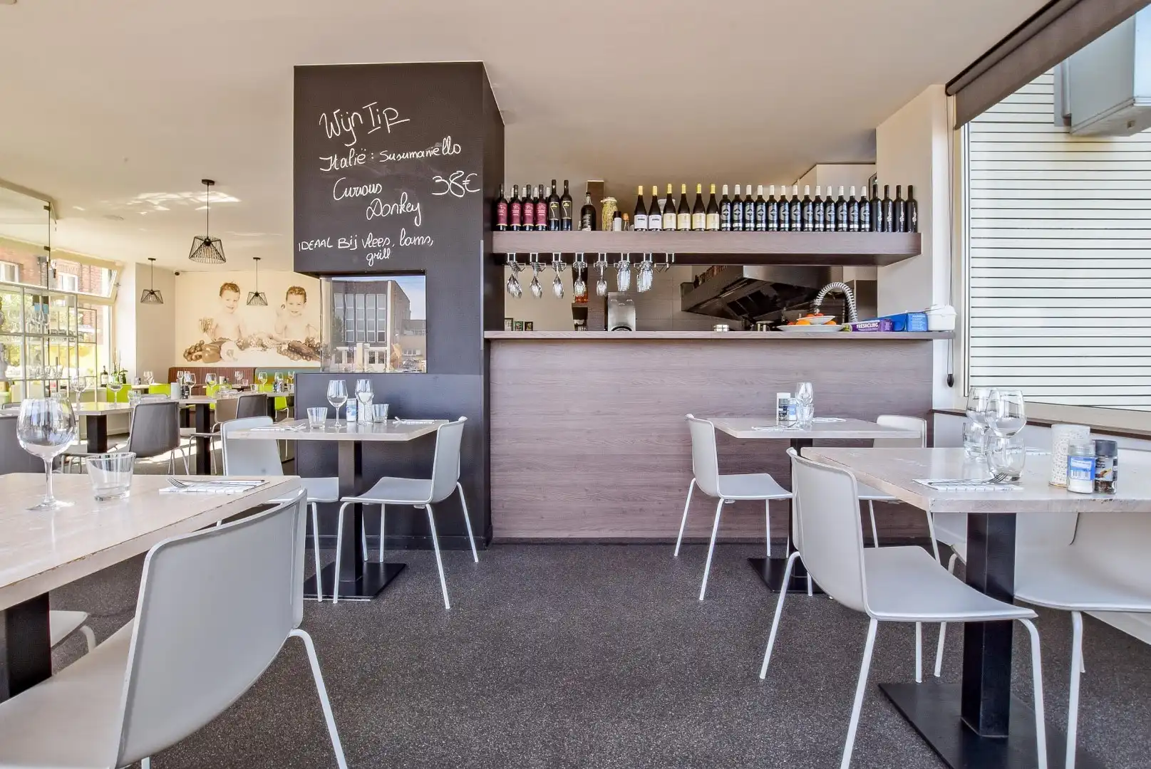 Tophorecazaak met woonst op de Kaai in Nieuwpoort – Huur of Huurkoop mogelijk foto 5