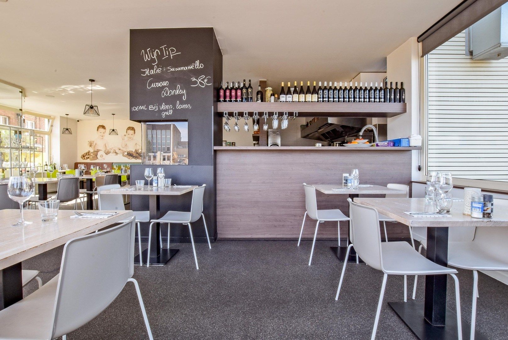 Tophorecazaak met woonst op de Kaai in Nieuwpoort – Huur of Huurkoop mogelijk foto 5