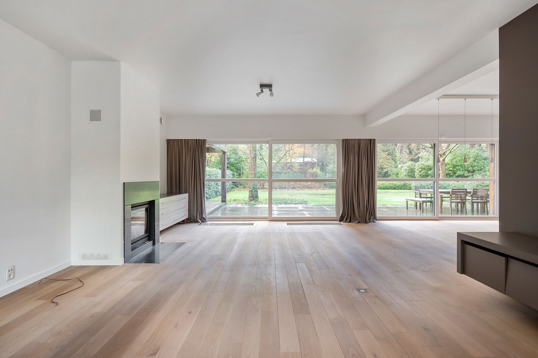 Ruime architecturale villa met 5 slaapkamers  foto 3