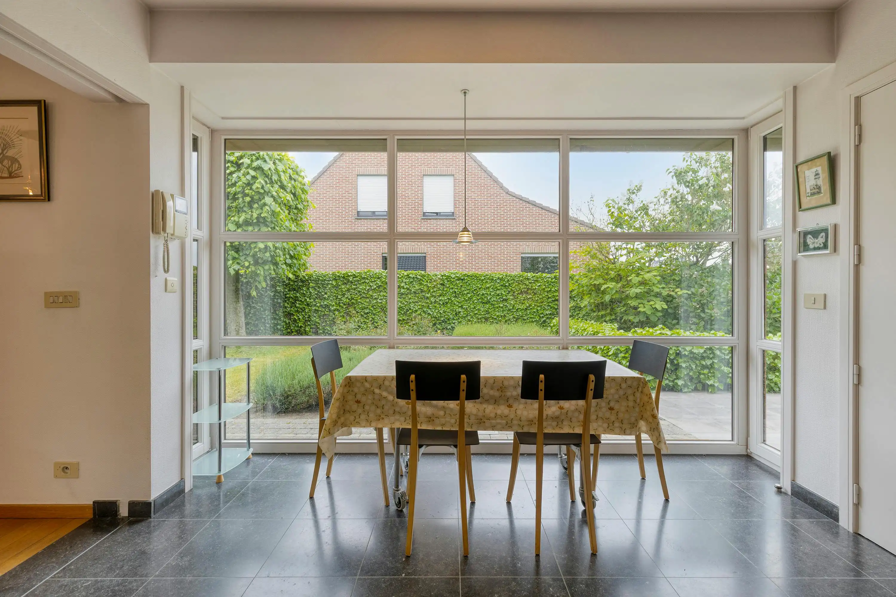 Deze ruime villa op een perceel van 636 m² in Oostrozebeke. foto 9