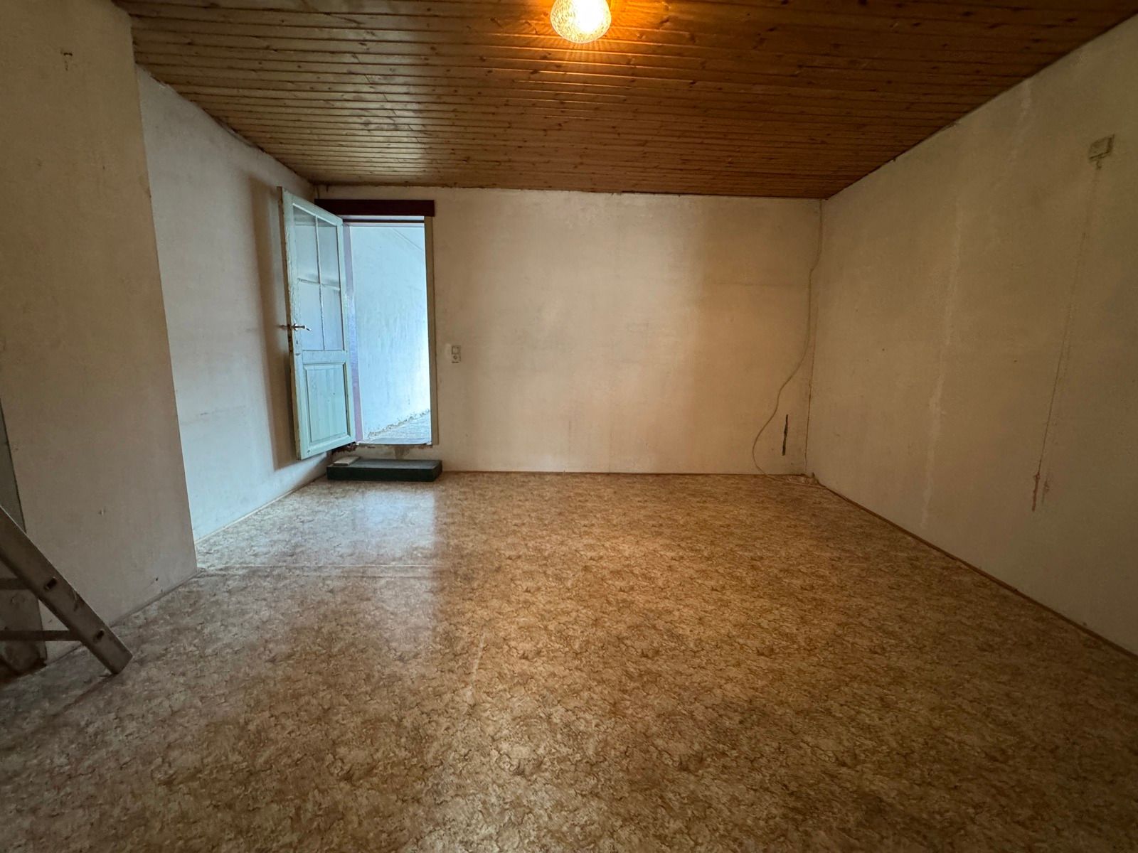 Gunstig gelegen woning met 2 slaapkamers en koer foto 8