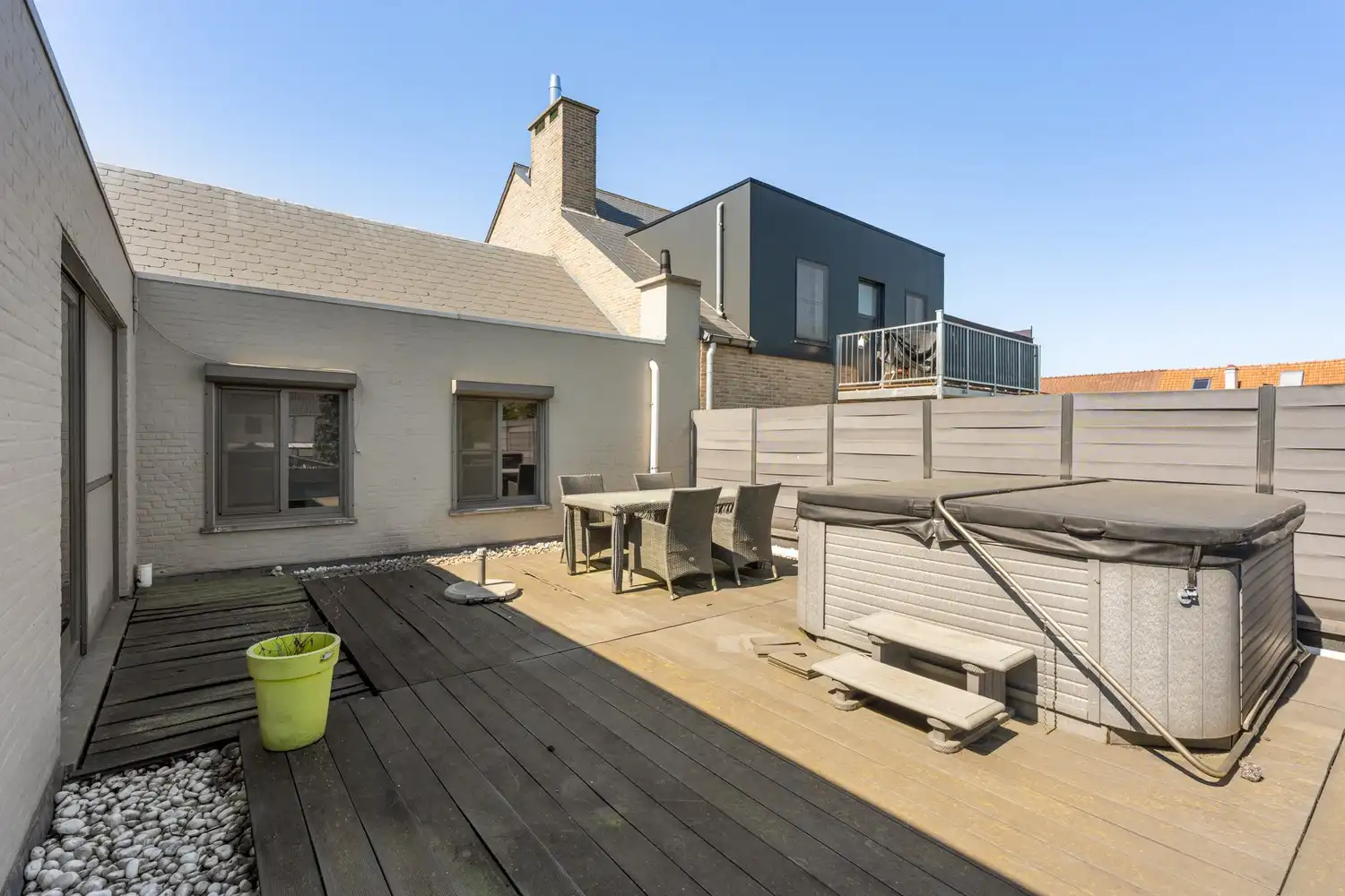 Commercieel pand met ruime handelsruimte, loods én drie-slaapkamer appartement van 160 m² in Wezemaal ! foto 33