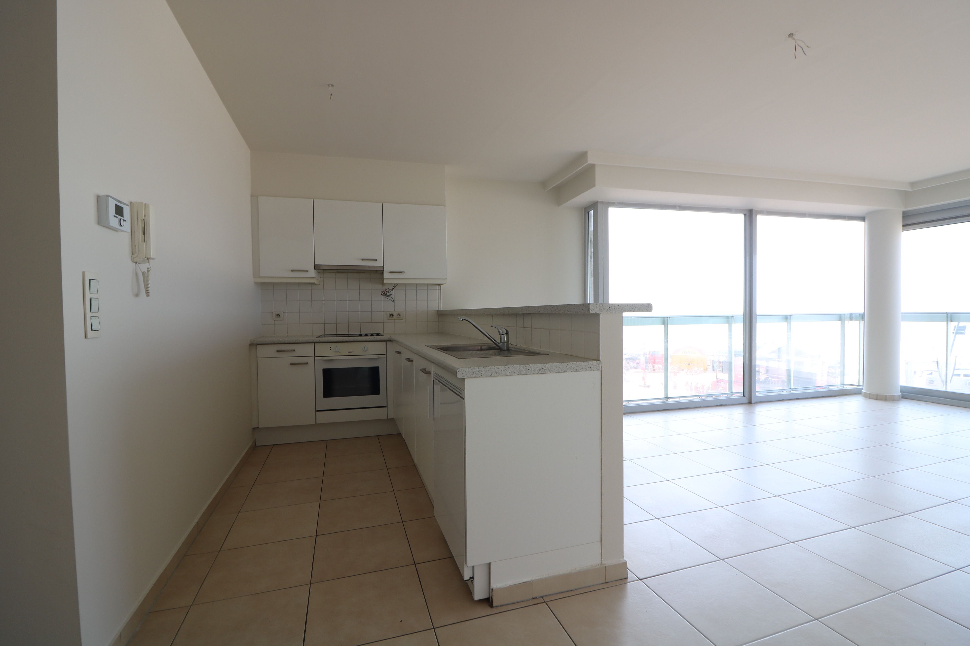 Recent hoekappartement op de zeedijk met 3 slaapkamers en 2 badkamers foto 2