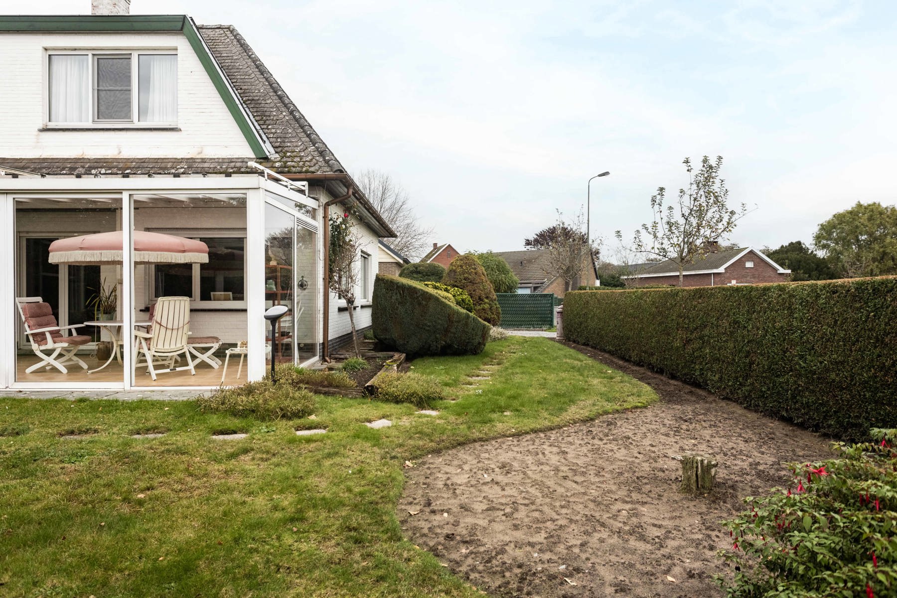 Leuke te renoveren retro villa foto 21