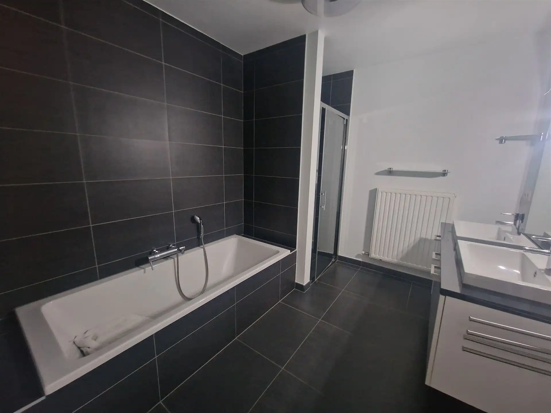 Ruim 2-Slaapkamer Appartement met 2 terrassen foto 5