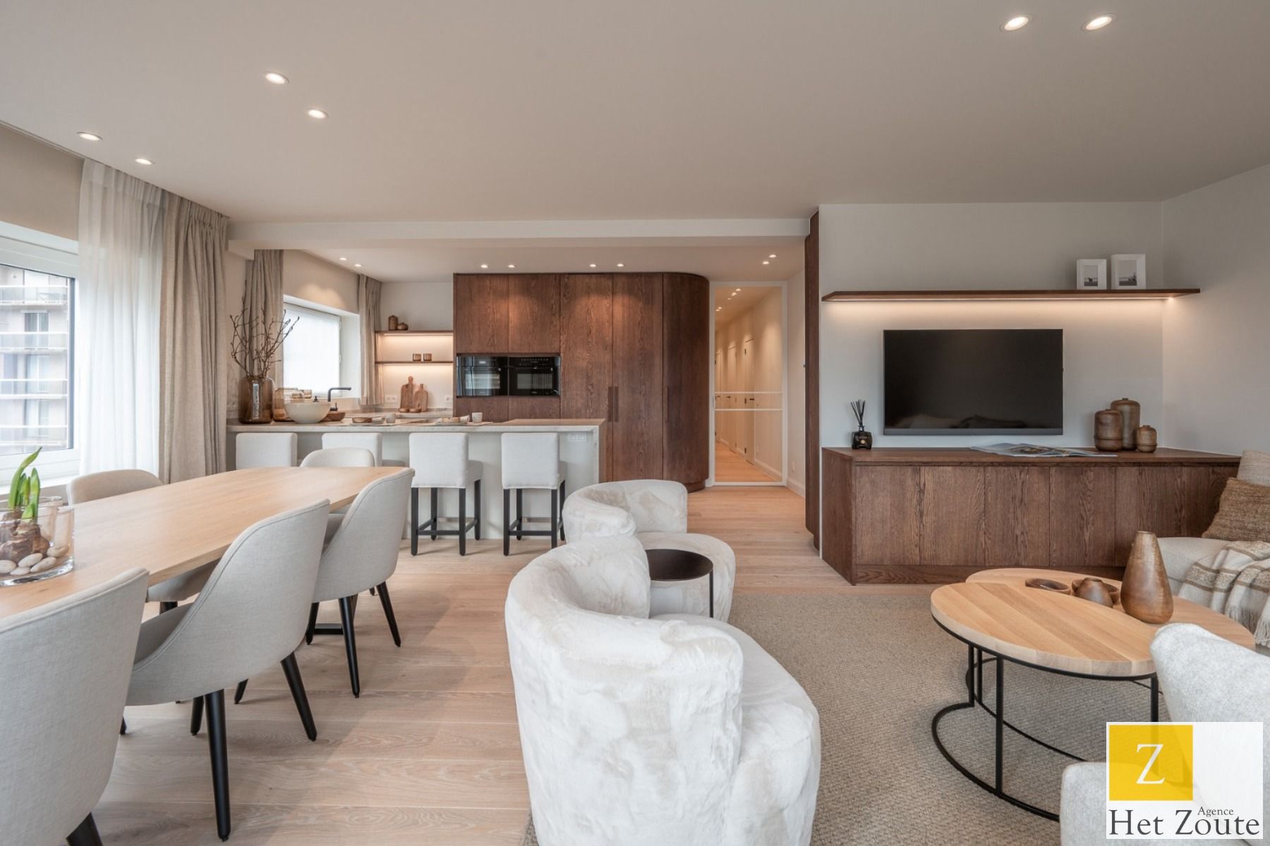 Instapklaar hoekappartement inclusief meubels op toplocatie foto 5