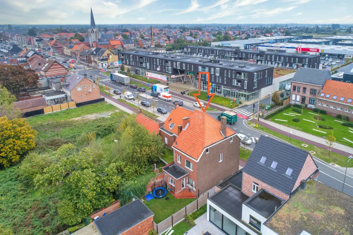 Ruime, instapklare HOB met 3 slpk., garage en tuin foto 16