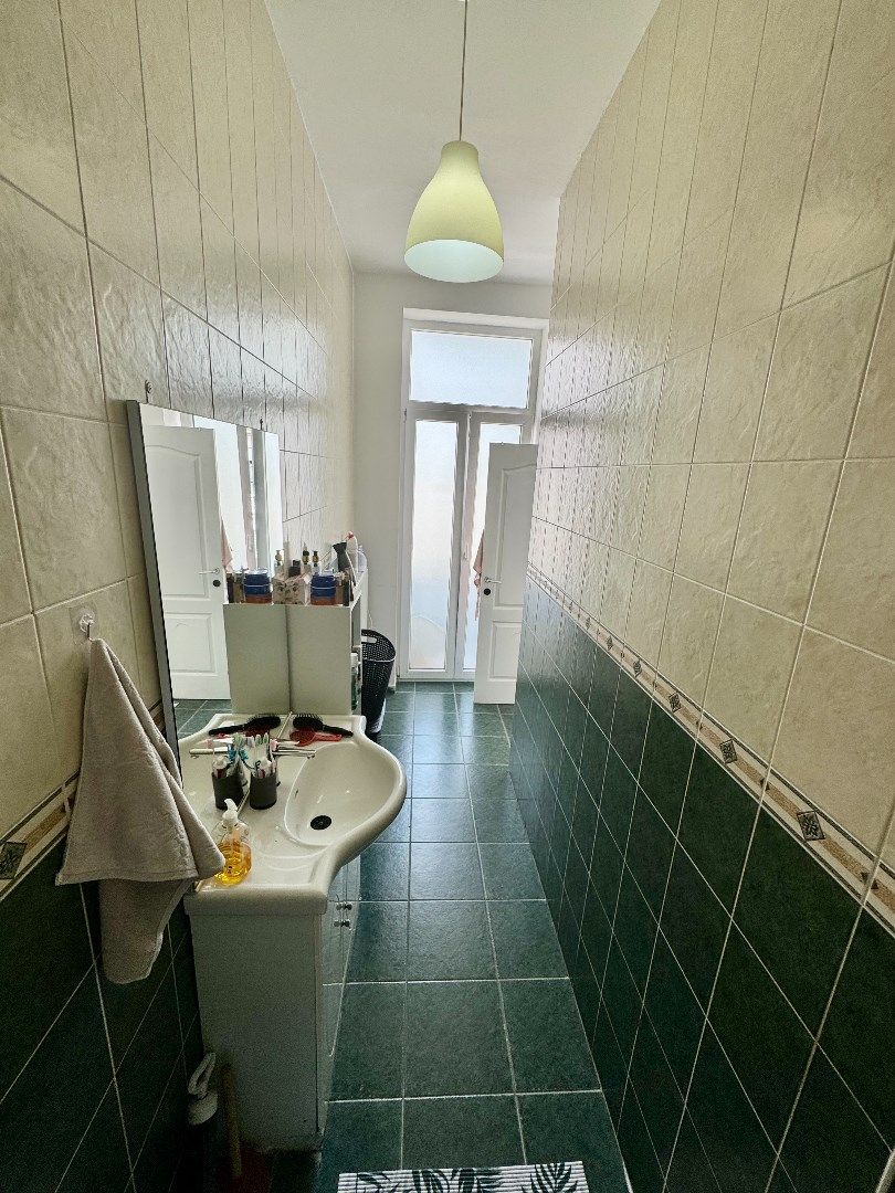 Licht en ruim 2-slaapkamerappartement te koop in Laken foto 23