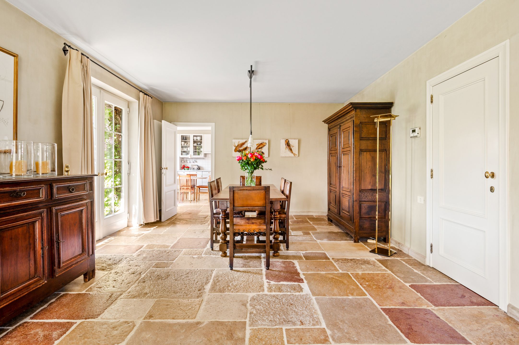 Heel ruime woning met mooie tuin op toplocatie! foto 6