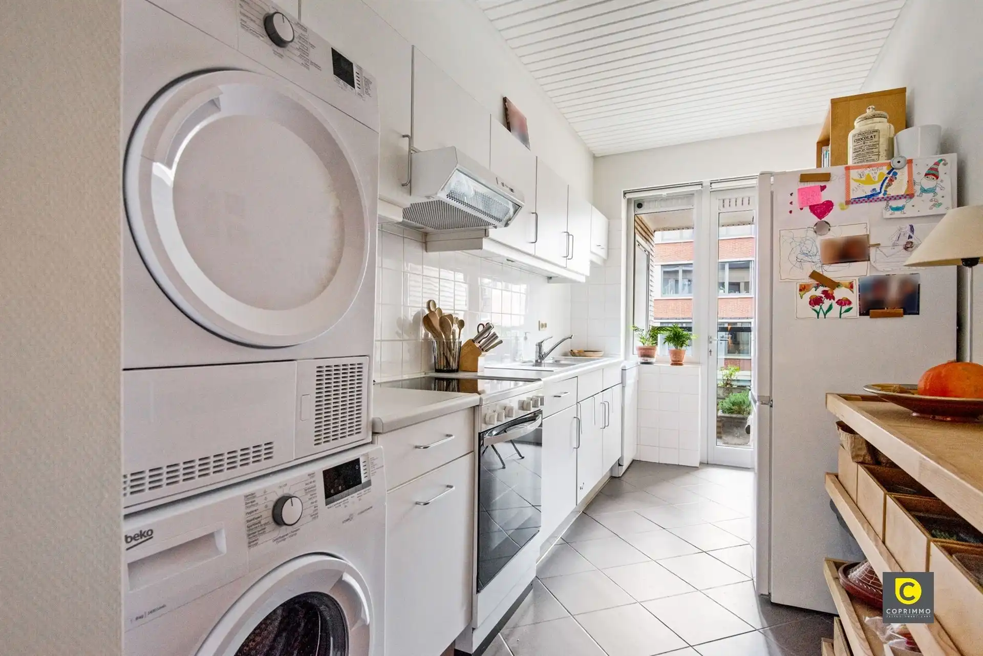 Lichtrijk 2 slpk app met 2 terrassen te Pulhof! foto 3