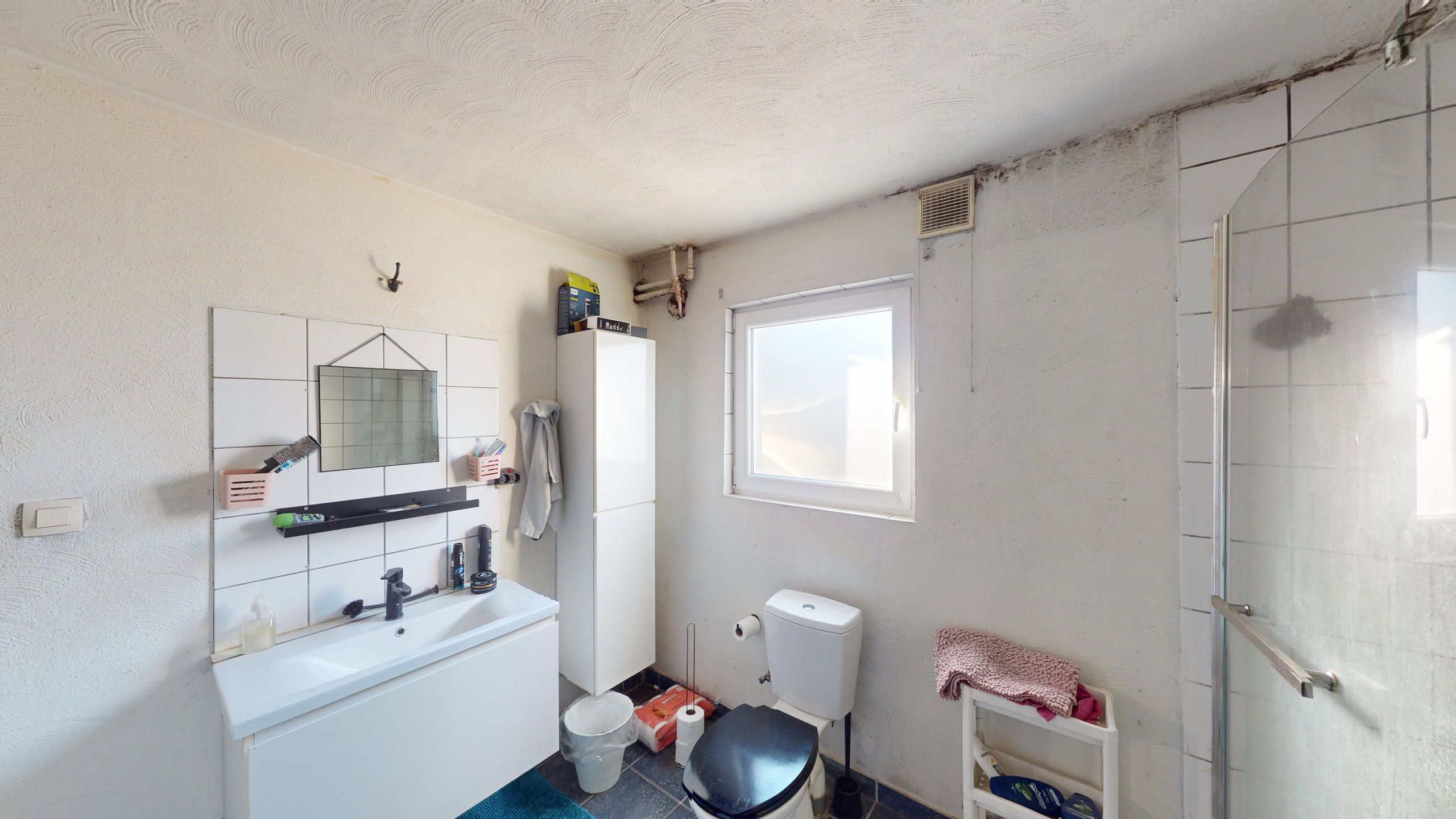 Half open gezinswoning, centraal gelegen, met 3 slaapkamers! foto 13