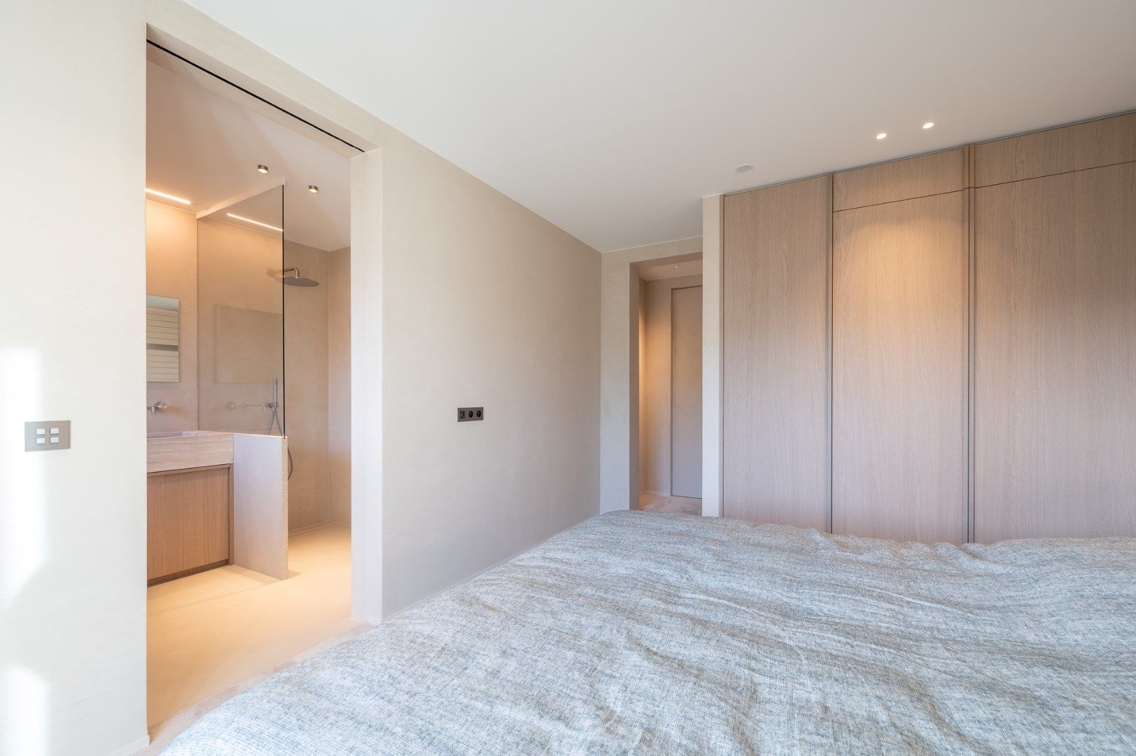 Luxueus gerenoveerd hoekappartement van 182m² met zonnige terrassen foto 13