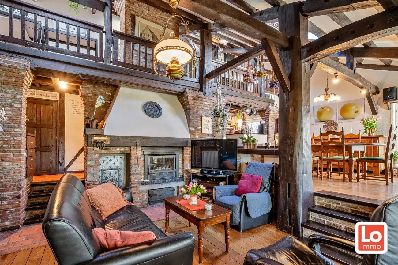 VERKOCHT! Charmante alleenstaande woning met inpandige dubbele garage en grote tuin met aanpalend bos (1ha) op een rustige locatie nabij het centrum van Wachtebeke! foto 6