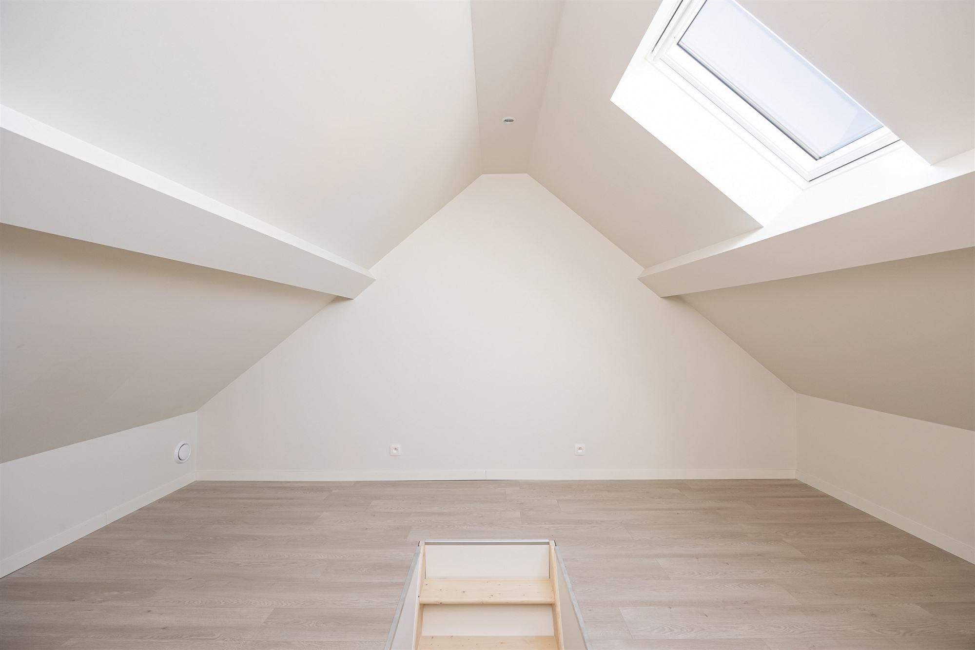 Totaal gerenoveerd huis met tuin en drie slaapkamers foto 14