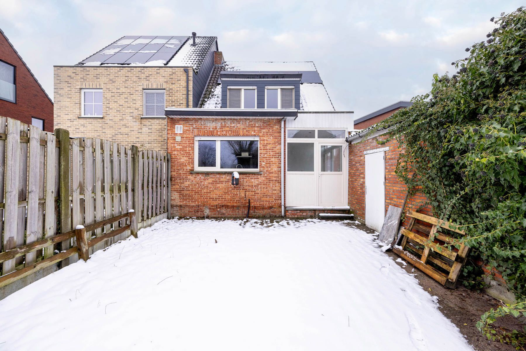 Halfopen bebouwing met 3 slaapkamers, garage en tuin foto 17