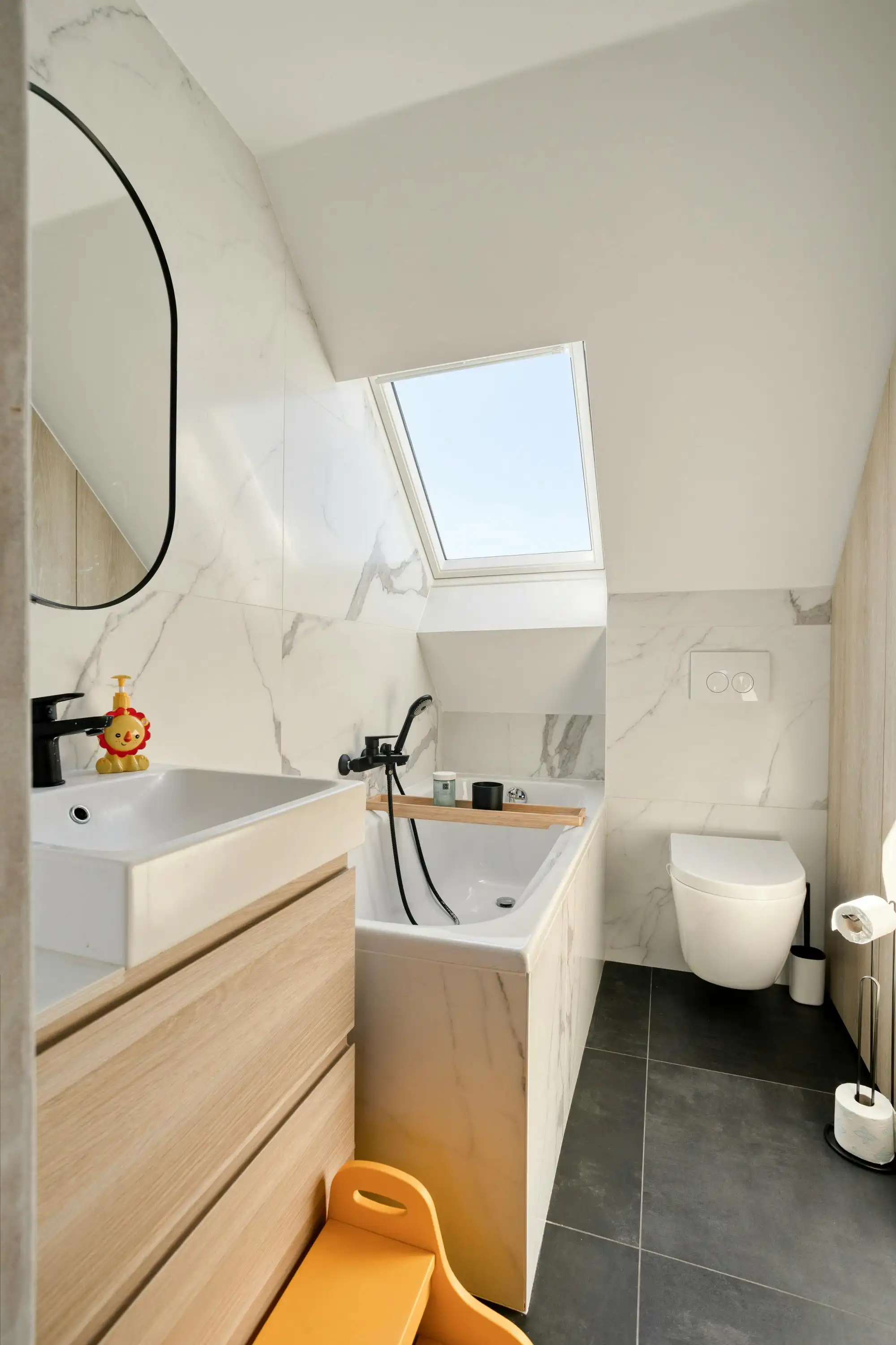 Instapklaar huis met 4 kamers te koop in centrum Desselgem foto 22