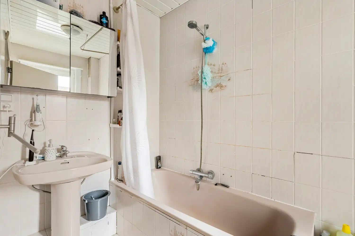 Ruime bel-etagewoning met tal van mogelijkheden op gunstige locatie. foto 13