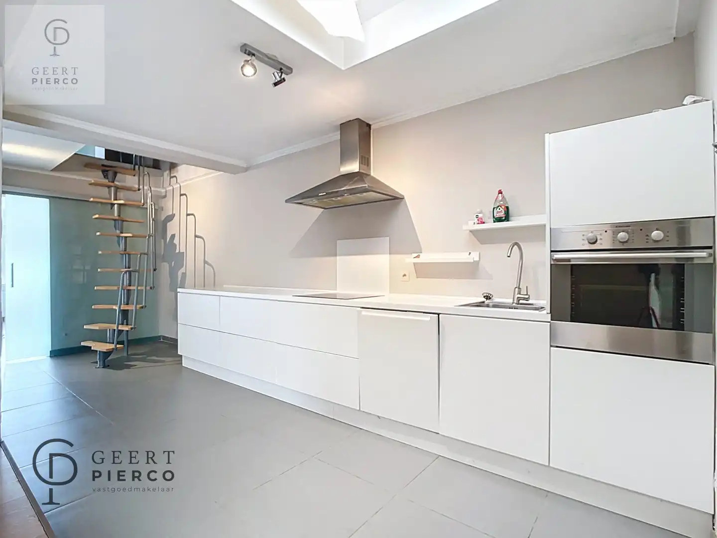 Handelszaak met woonst foto 15