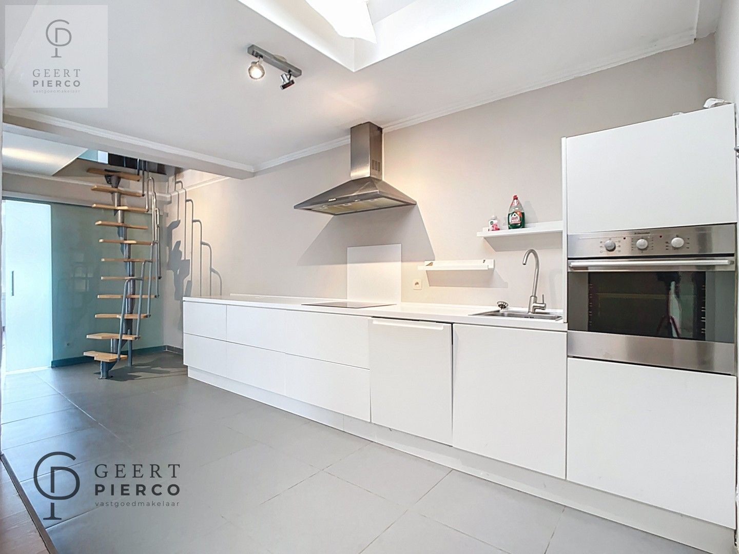 Handelszaak met woonst foto 15