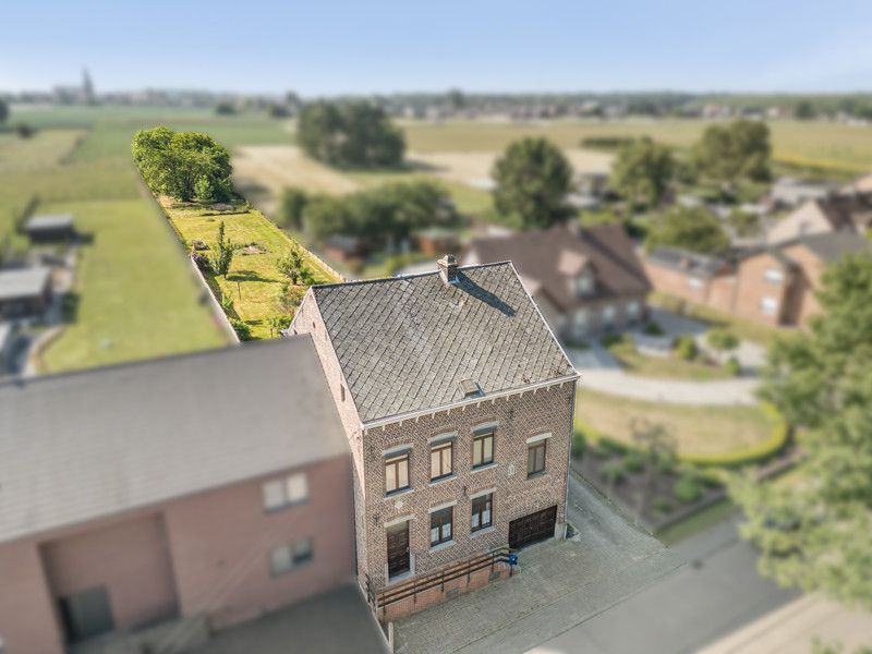 Hoofdfoto van de publicatie: Karaktervolle woning met veel potentieel op 23are
