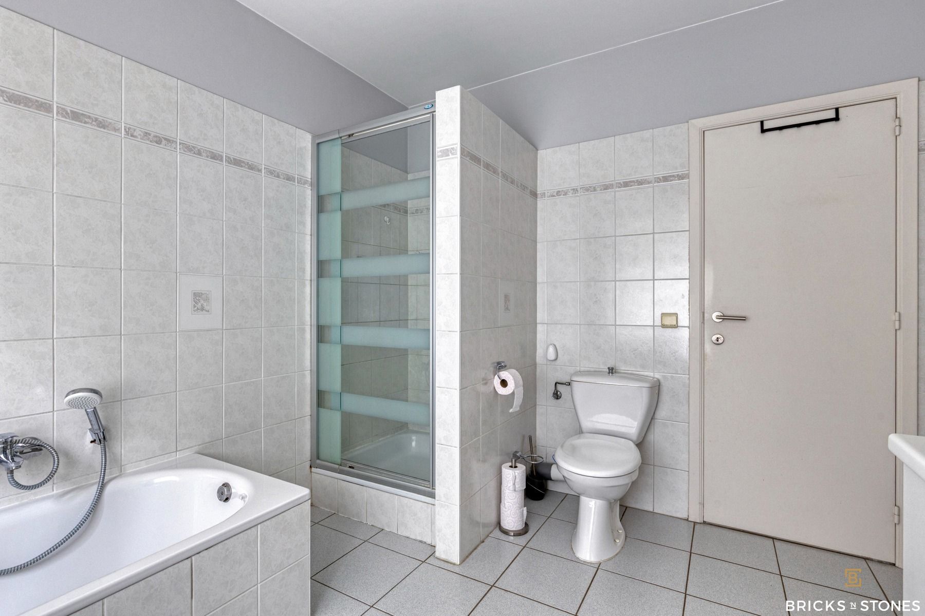 Instapklare woning met 4 slaapkamers, garage en tuin foto 17