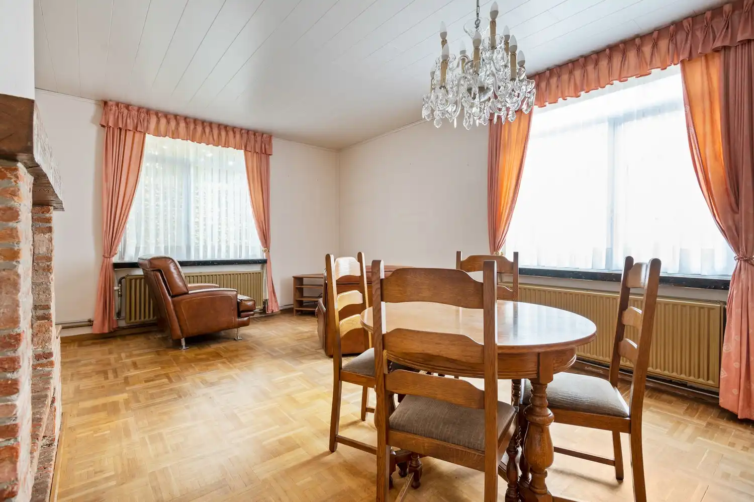 Te renoveren woning op toplocatie te Lier! foto 6