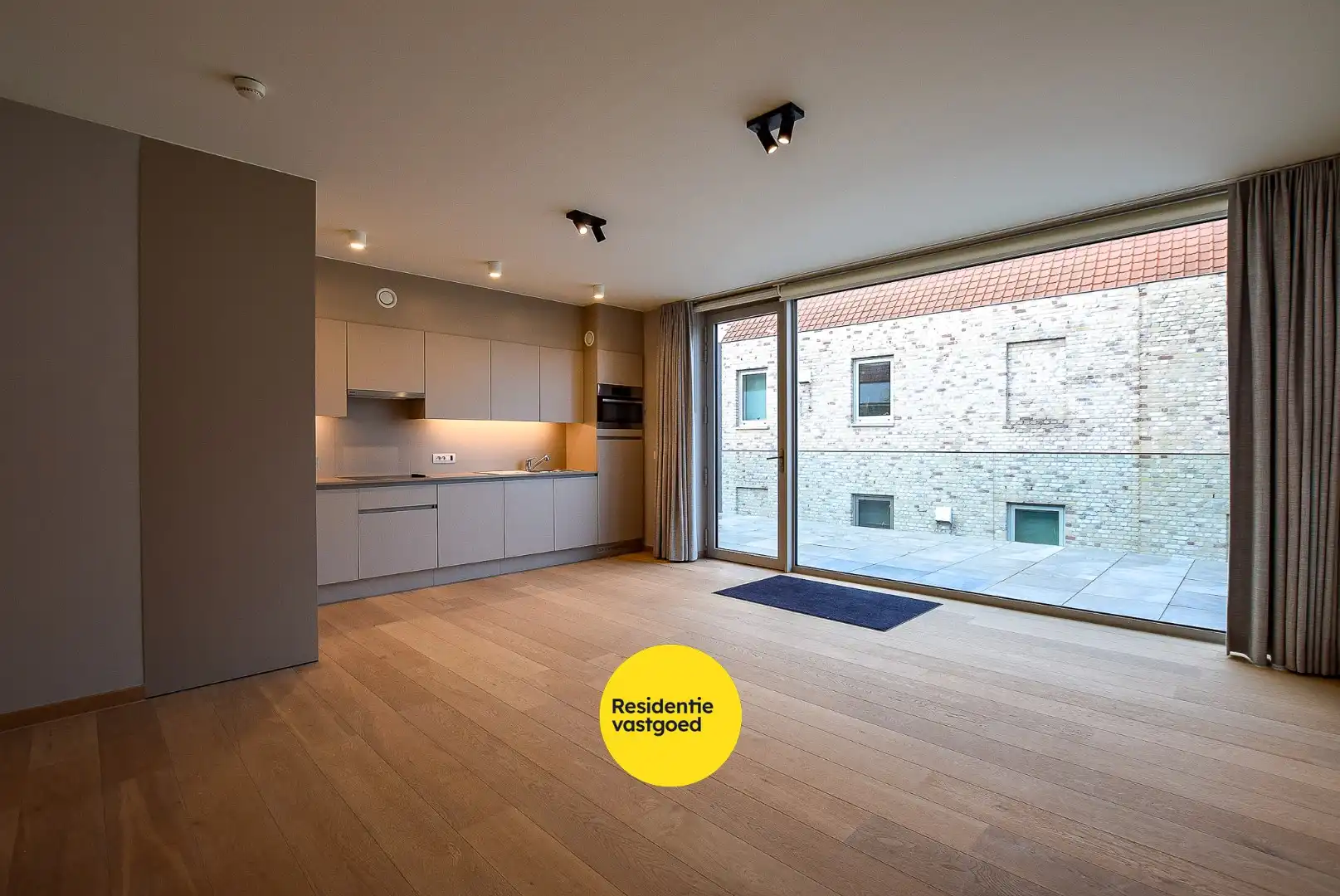 Uiterst goed onderhouden assistentieflat (55m² + 11m² terras) met 1 slaapkamer te Nieuwpoort.  foto 5