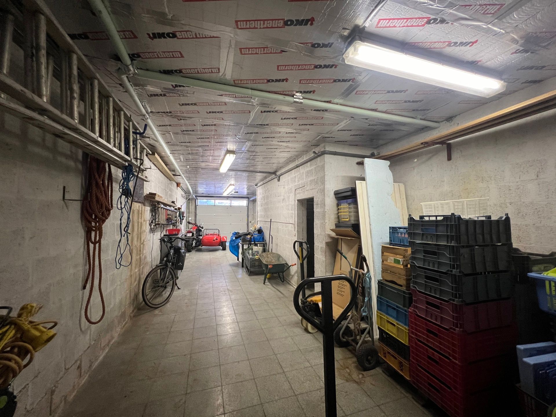 Zeer ruime en kwalitatief gerenoveerde woning nabij centrum foto 24