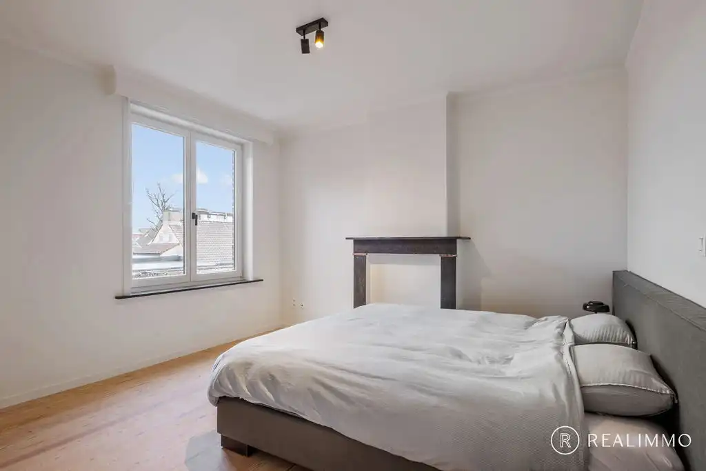 Stijlvol gerenoveerde woning met 4 slaapkamers foto 14