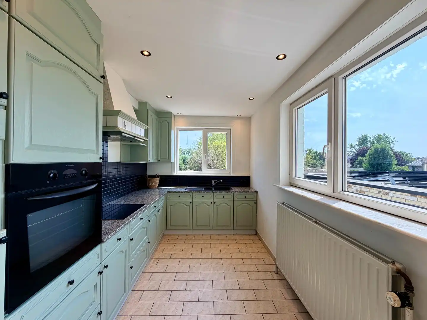 Instapklaar duplex-appartement te Lo-Reninge! foto {{pictureIndex}}