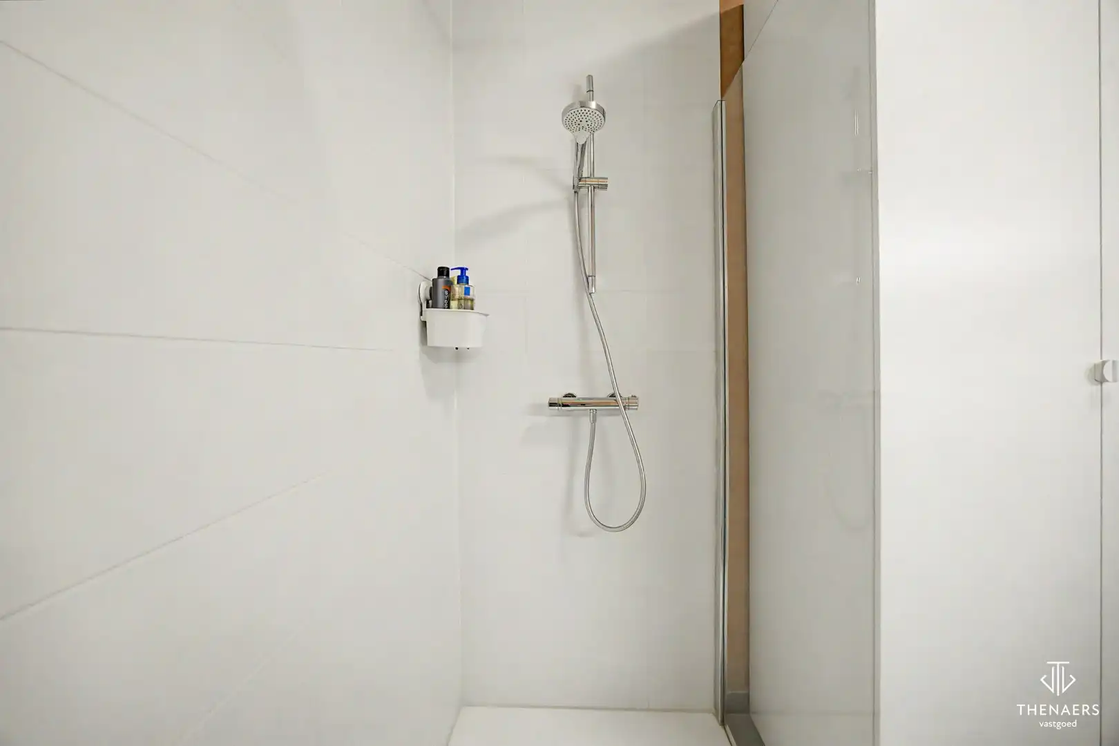 Recent gelijkvloers appartement met 2 slaapkamers, terras en ondergrondse staanplaats. foto 23