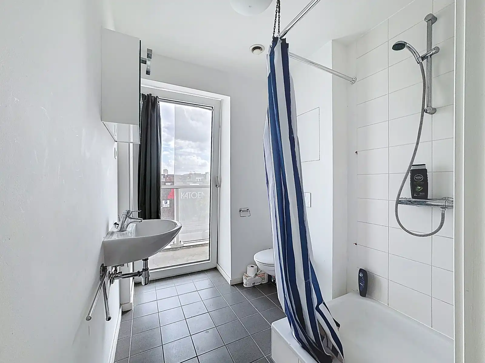 Studentenkamer met terras en parking. foto 7