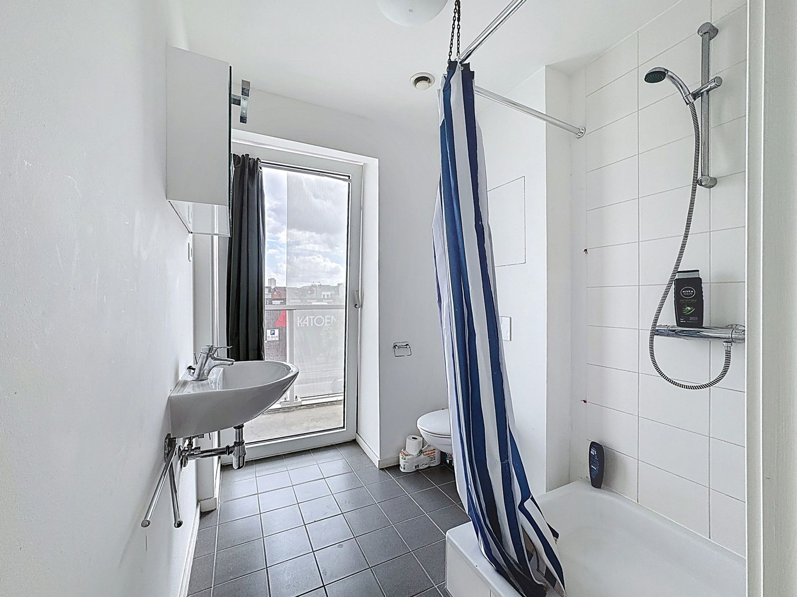 Studentenkamer met terras, kelder en parking. foto 7