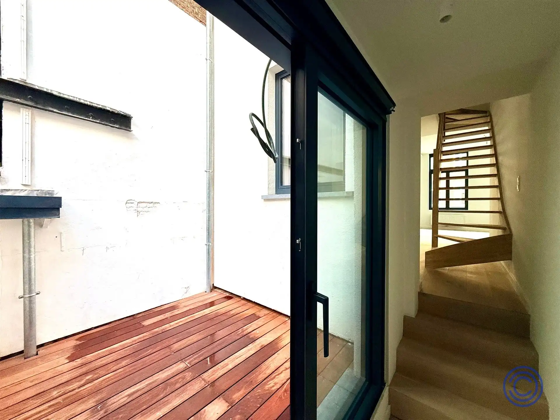 Prestigieus opbrengstgebouw aan Marnixplaats met potentieel rendement van 5%! foto 5