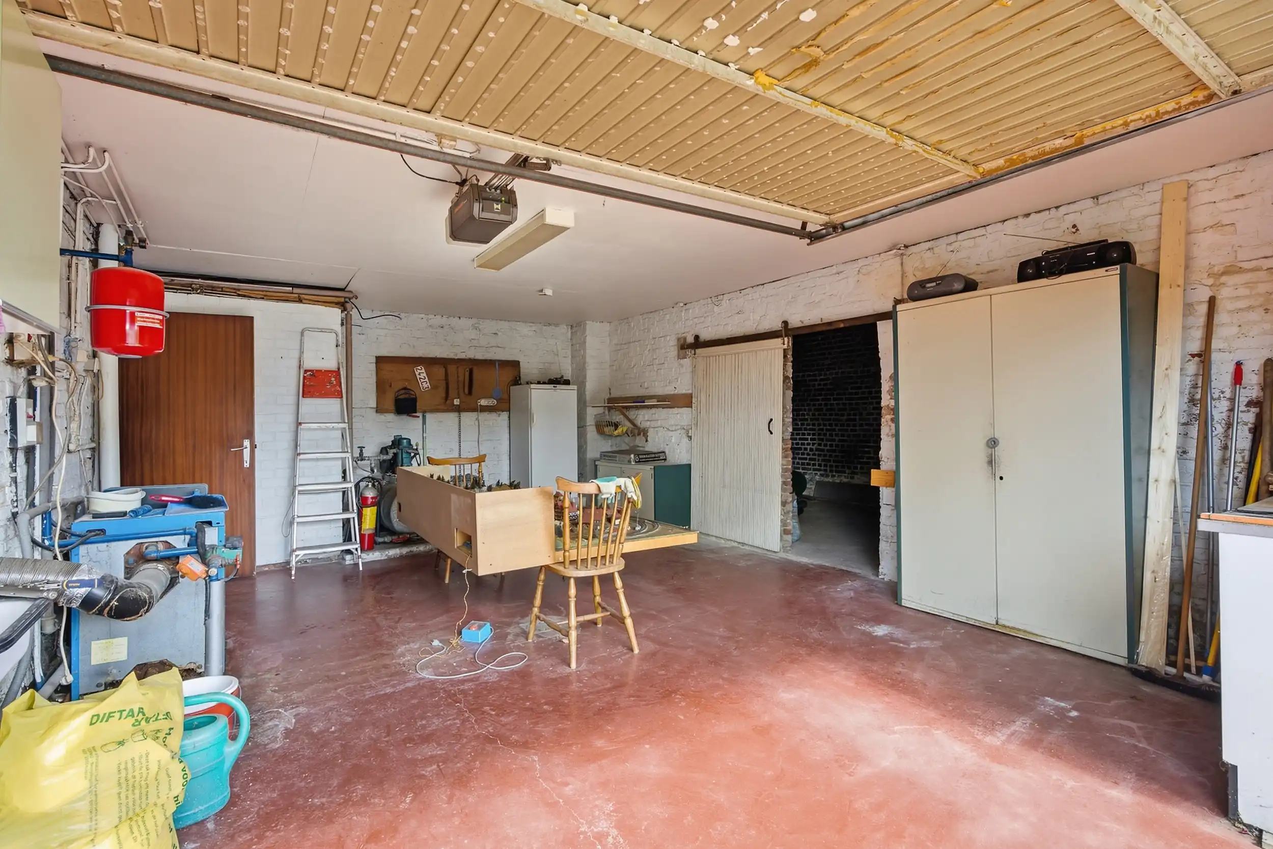 Te renoveren woning met tal van mogelijkheden foto 24