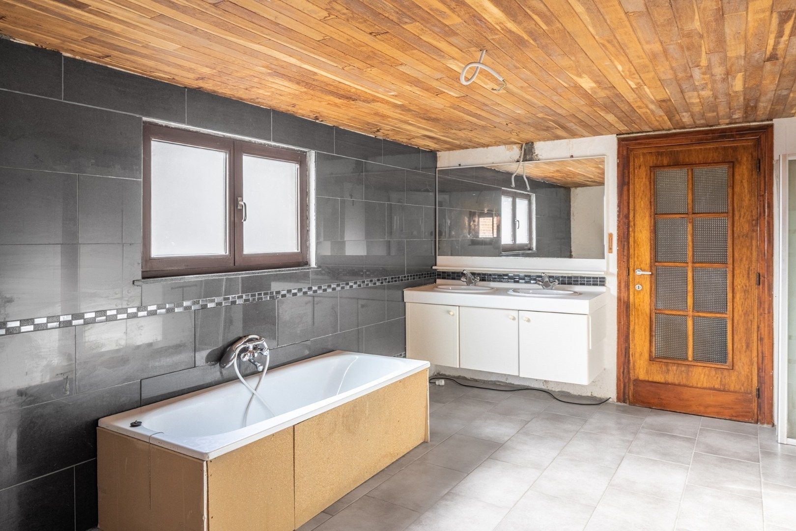 Ruime gesloten gezinswoning met tuin  foto 25