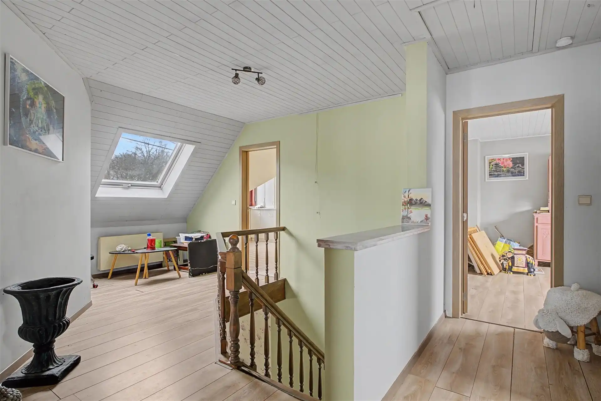 Half open bebouwing met een uitstekende basis foto 10