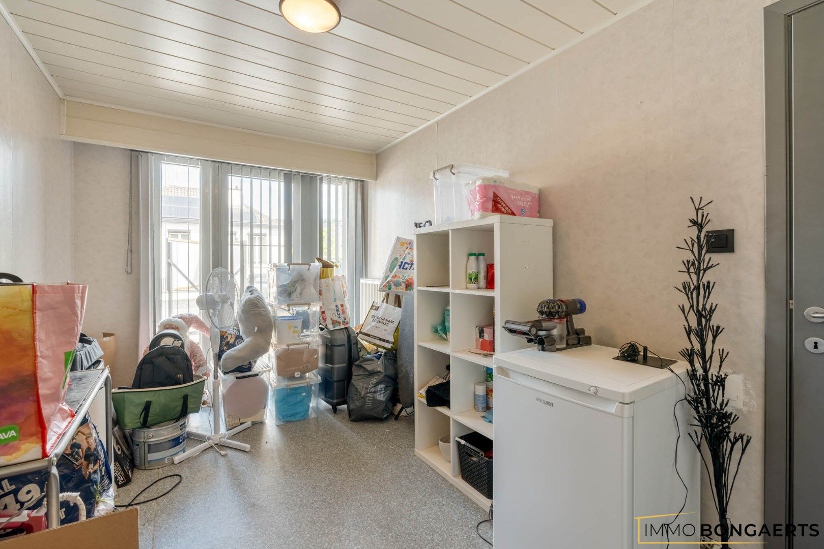 Ruime bungalow met drie slaapkamers foto 16